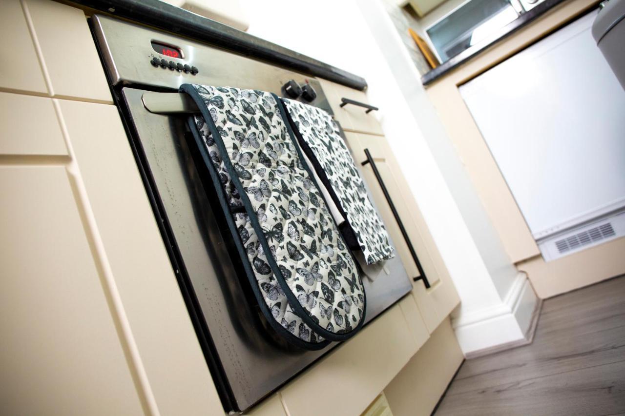 Modern Townhouse Apartment With Free Parking And Wifi Stratford-upon-Avon Buitenkant foto