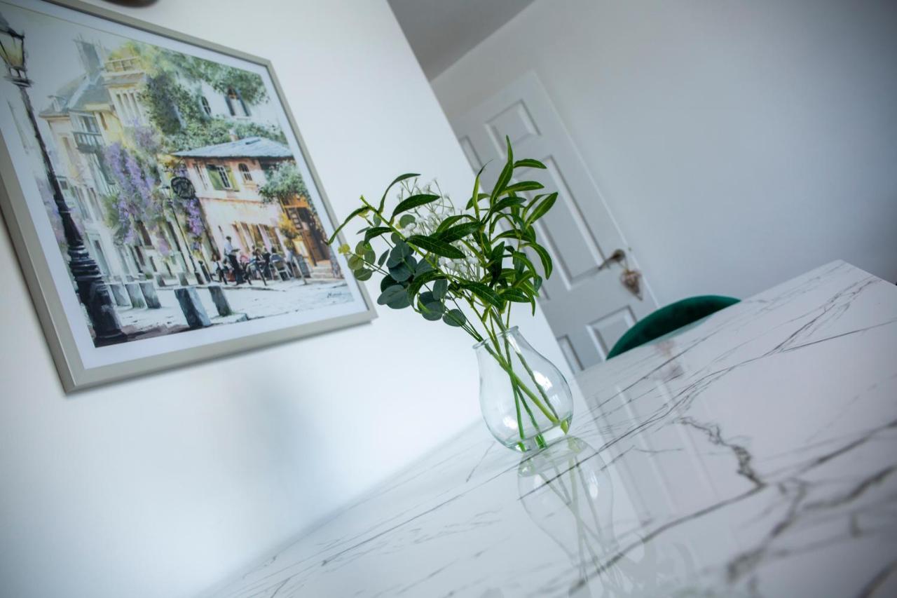 Modern Townhouse Apartment With Free Parking And Wifi Stratford-upon-Avon Buitenkant foto