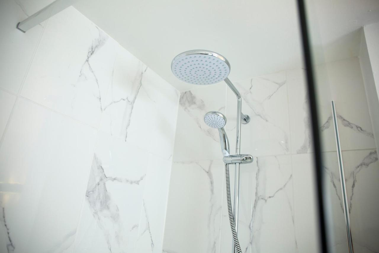 Modern Townhouse Apartment With Free Parking And Wifi Stratford-upon-Avon Buitenkant foto
