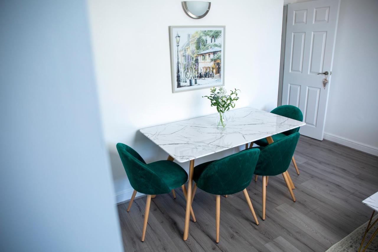 Modern Townhouse Apartment With Free Parking And Wifi Stratford-upon-Avon Buitenkant foto