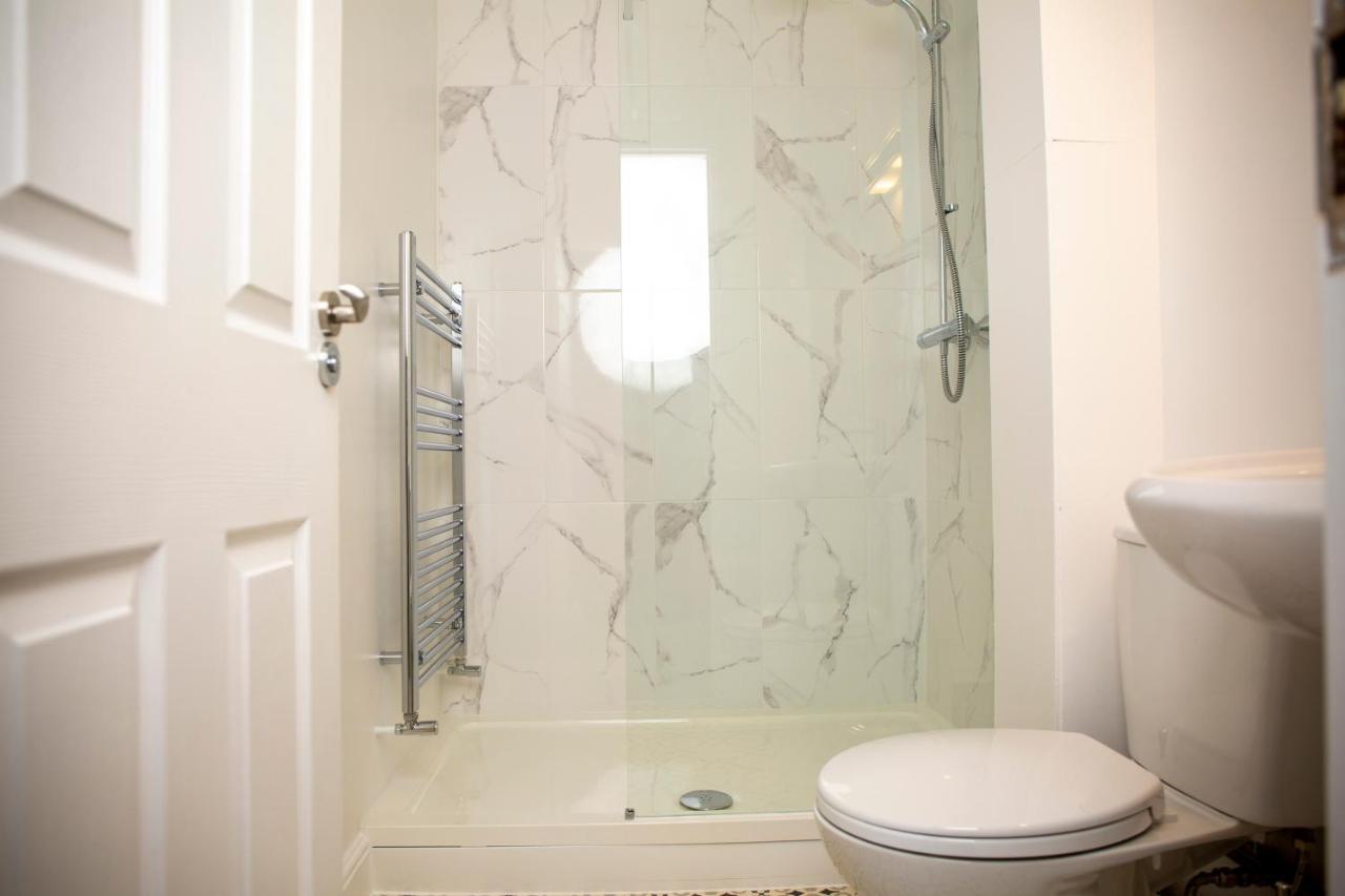 Modern Townhouse Apartment With Free Parking And Wifi Stratford-upon-Avon Buitenkant foto