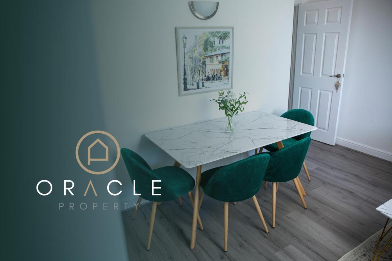 Modern Townhouse Apartment With Free Parking And Wifi Stratford-upon-Avon Buitenkant foto